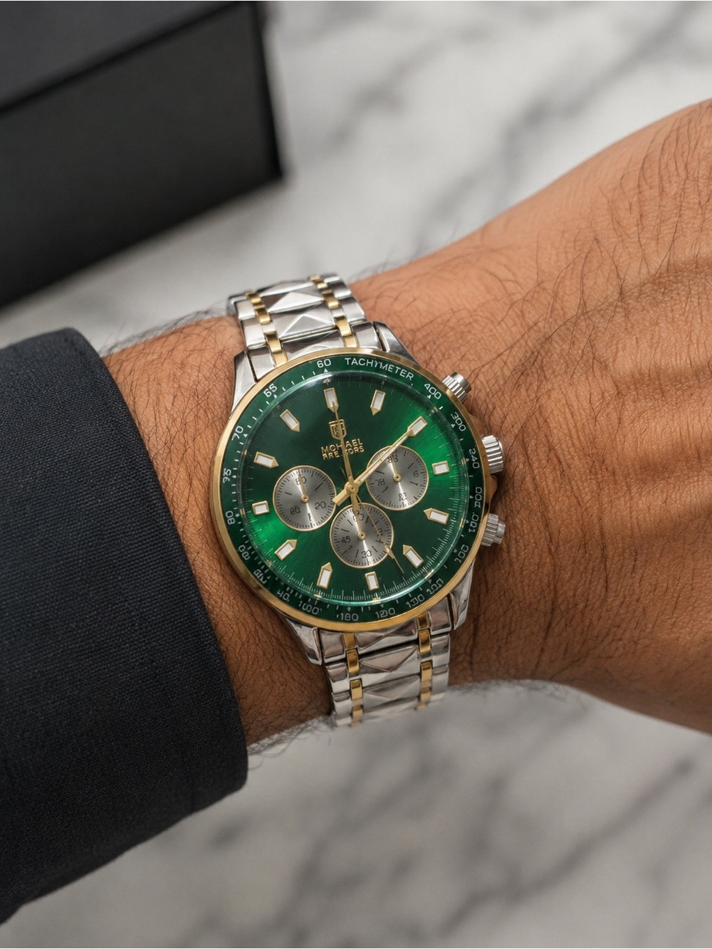 Invicta Montres Prestige Chronograph Watch Green Dial Two-Tone stainless steel